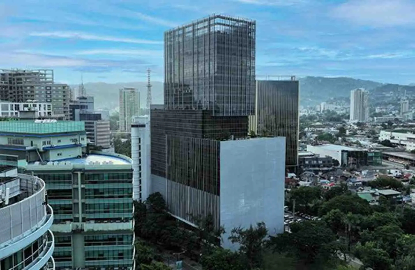 Latitude Corporate Center