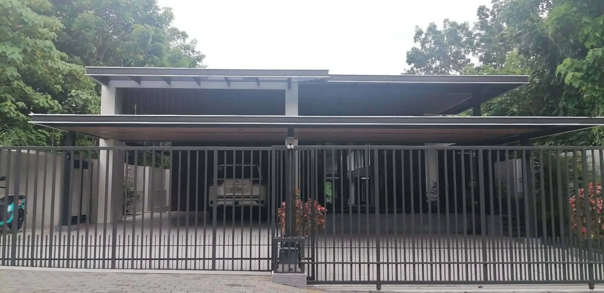 Maria Luisa Estate Park Mountain View Residence